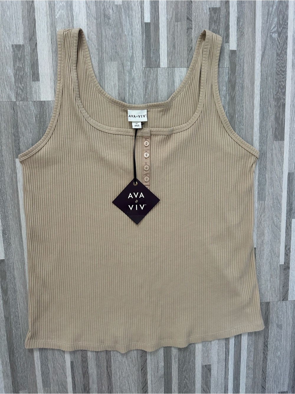 Ava & Viv Sleeveless Top Size 1X Plus, New with Tags, Beige